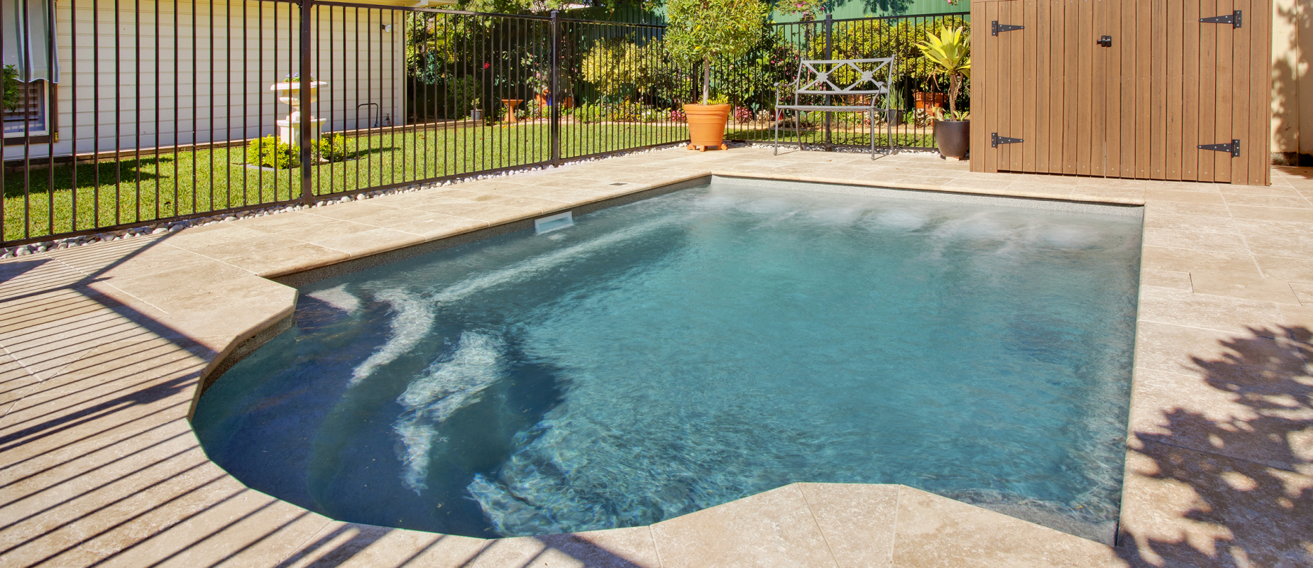 Compass-Pools-Australia_Plunge-Courtyard_Beautiful-pools-for-smaller-backyard