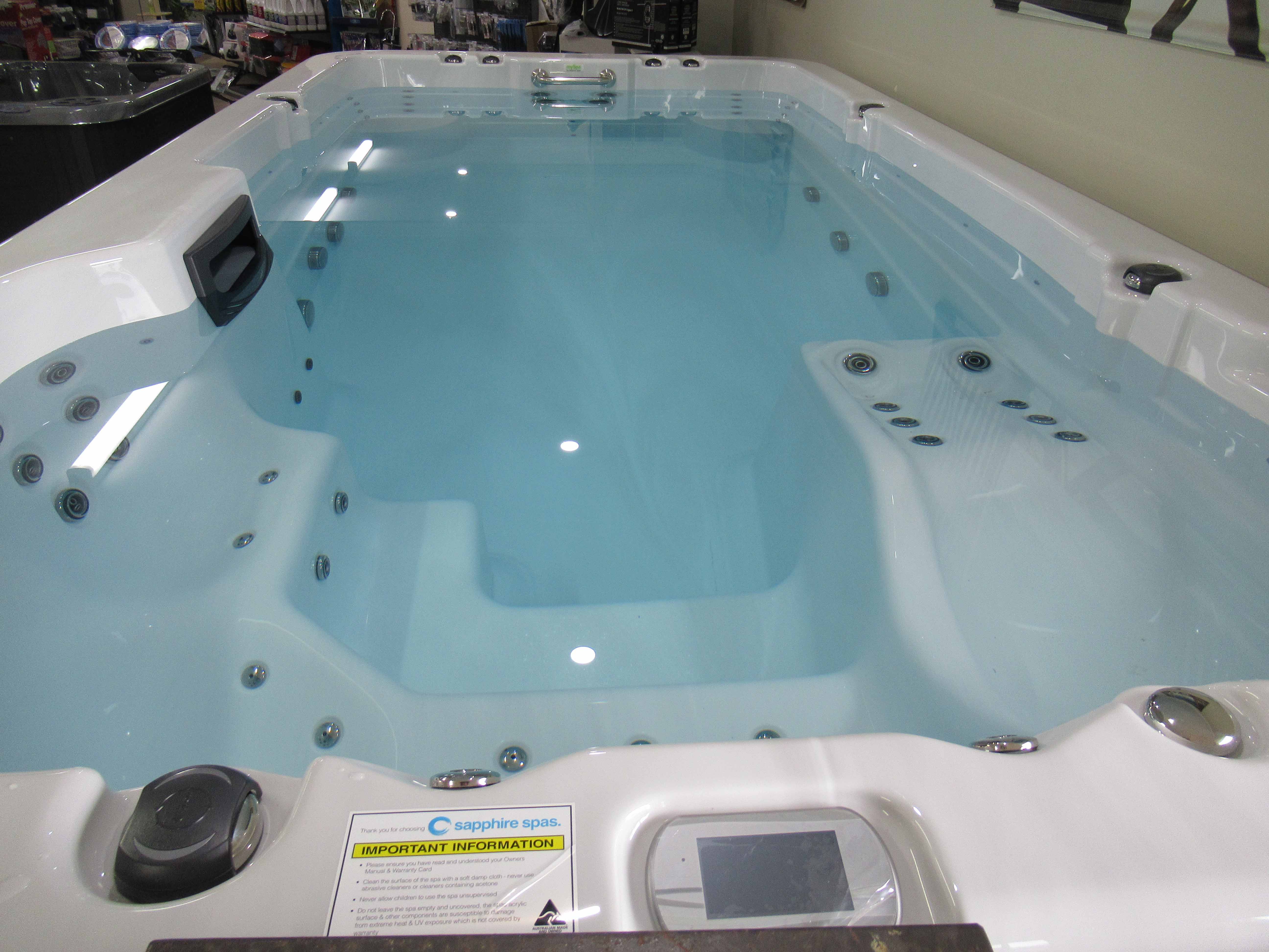 Donehues_Leisure_New_Mt-Gambier_Sapphire_Spa_Swimspa_My-personal_Extreme-trainer_347-5