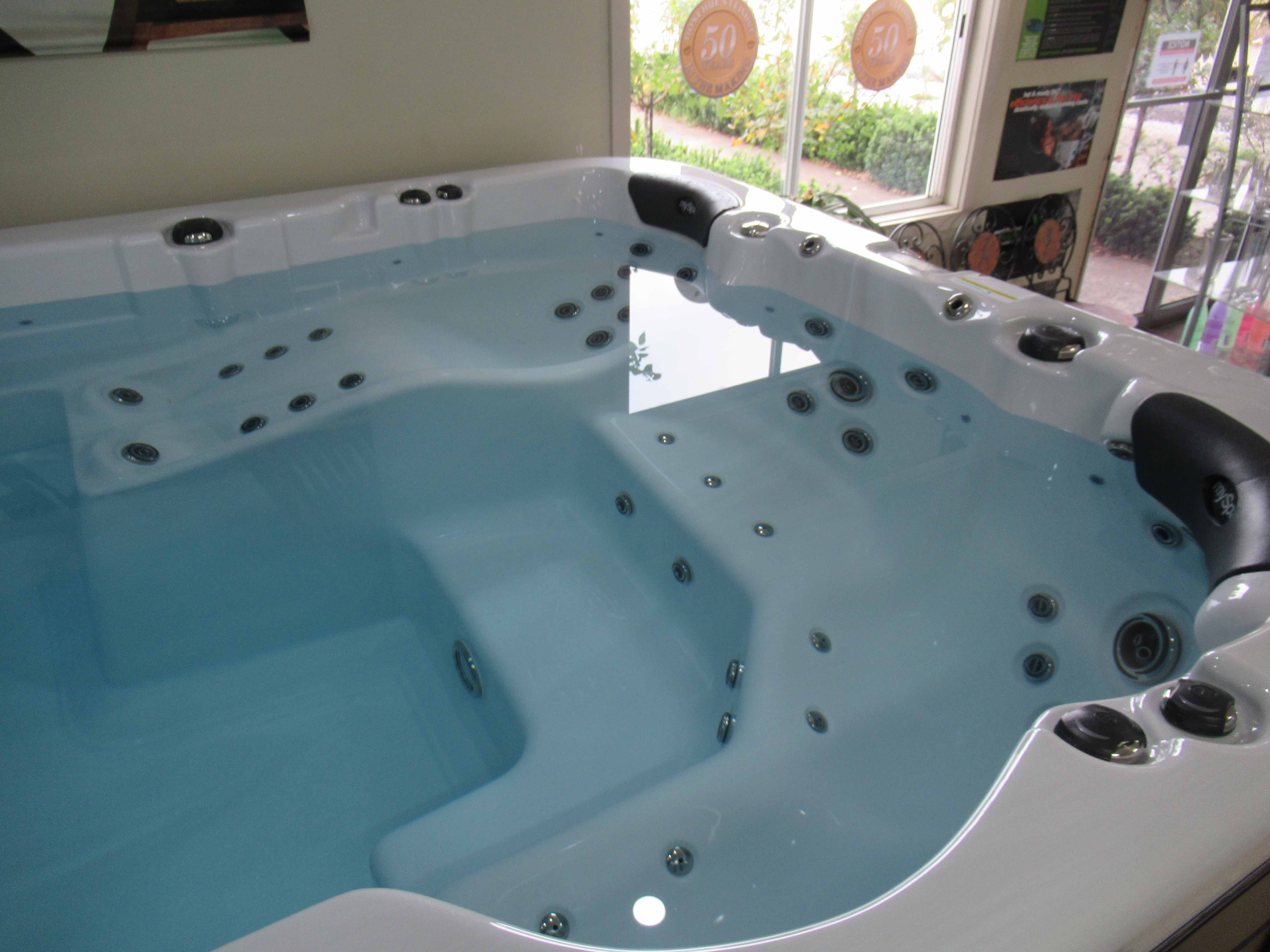 Donehues_Leisure_New_Mt-Gambier_Sapphire_Spa_Swimspa_My-personal_Extreme-trainer_347-7